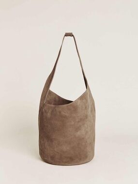 NWT Reformation Medium Silvana Bucket Bag Suede